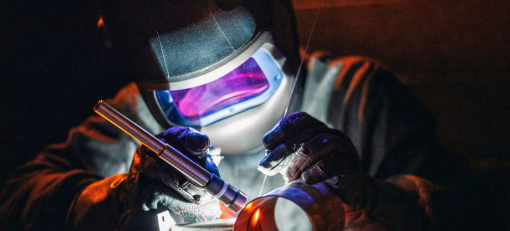 What are the 3 disadvantages of MIG welding
