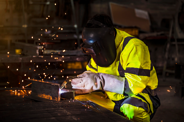 MIG welding gun spatter prevention methods